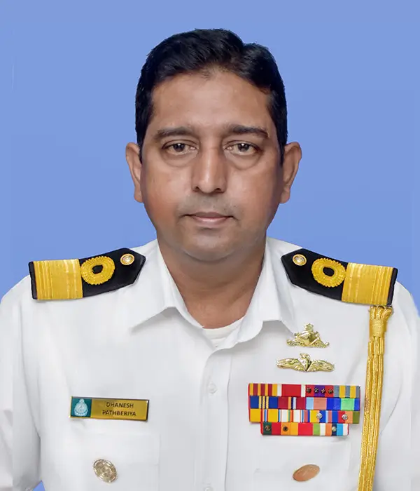 කොමදෝරු ඩිඑන් පත්බේරීය - වැ/බ ධජ නිලධාරී නාවික දියත් විධානය
